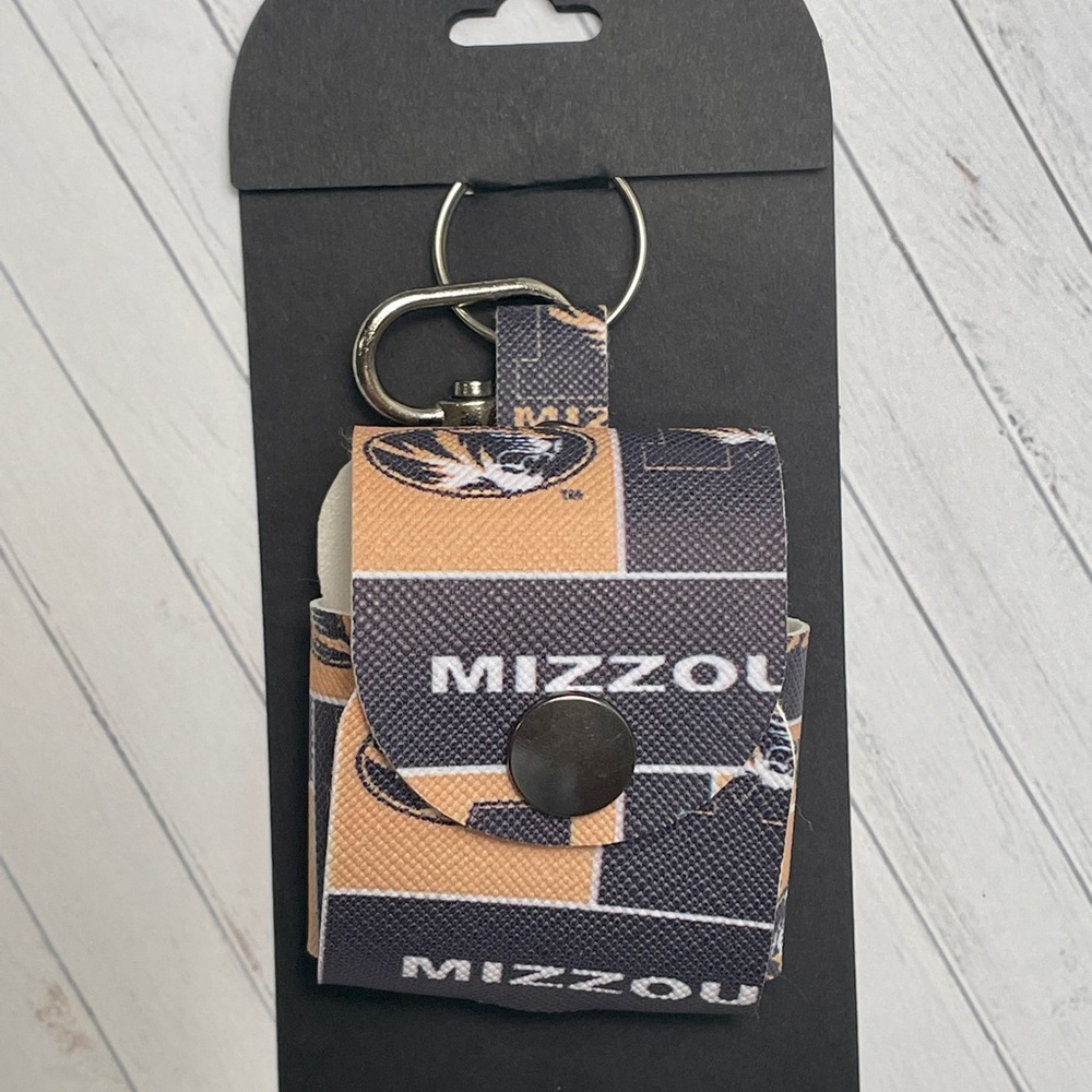 Handmade faux leather case cover for ear buds keychain